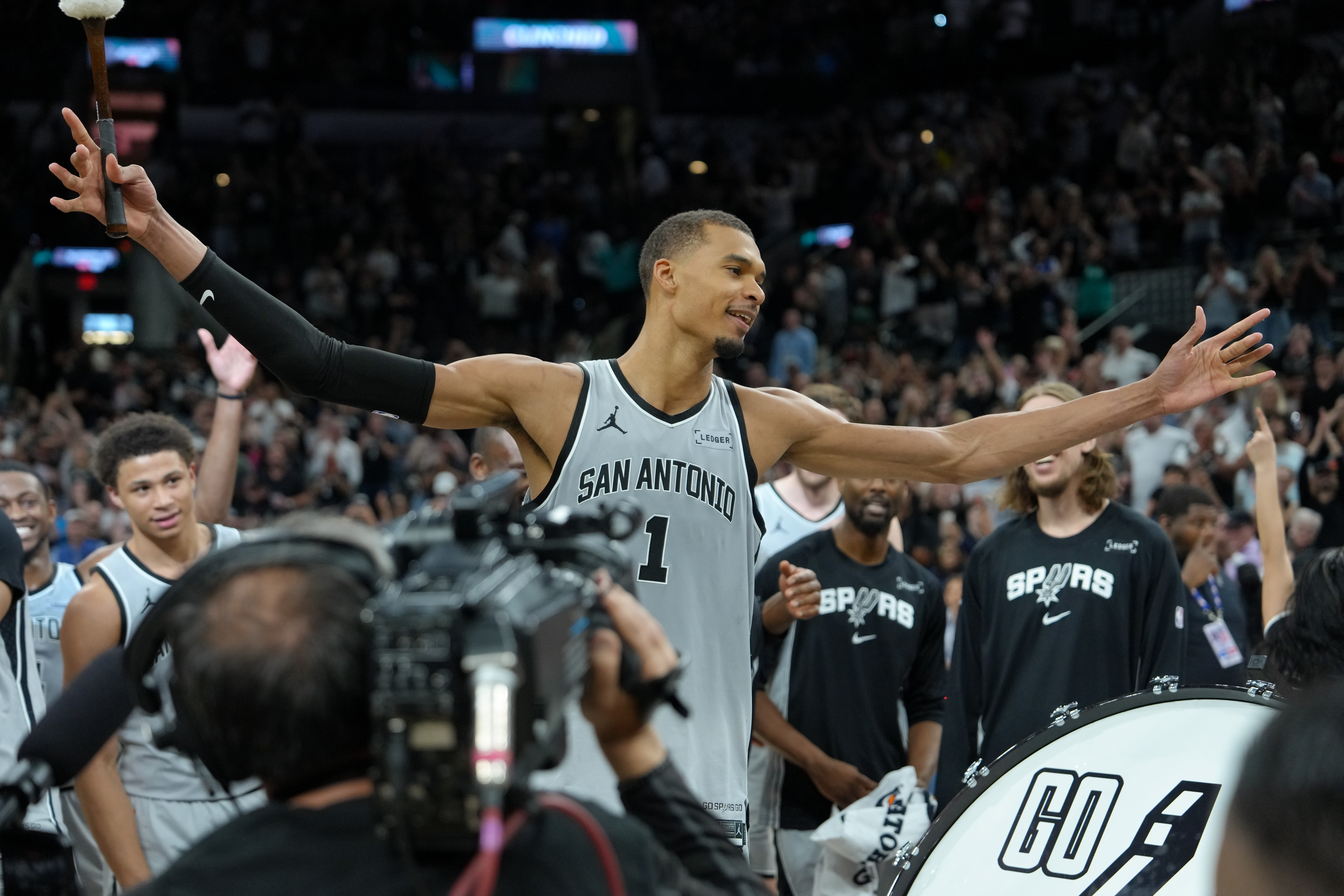 必发下载-文班有实力但很难破大梦盖帽纪录！健康与对手拒投是两座大山